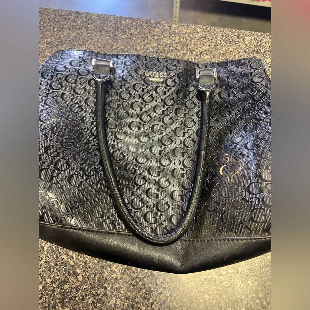 Guess, black purse, lightly used